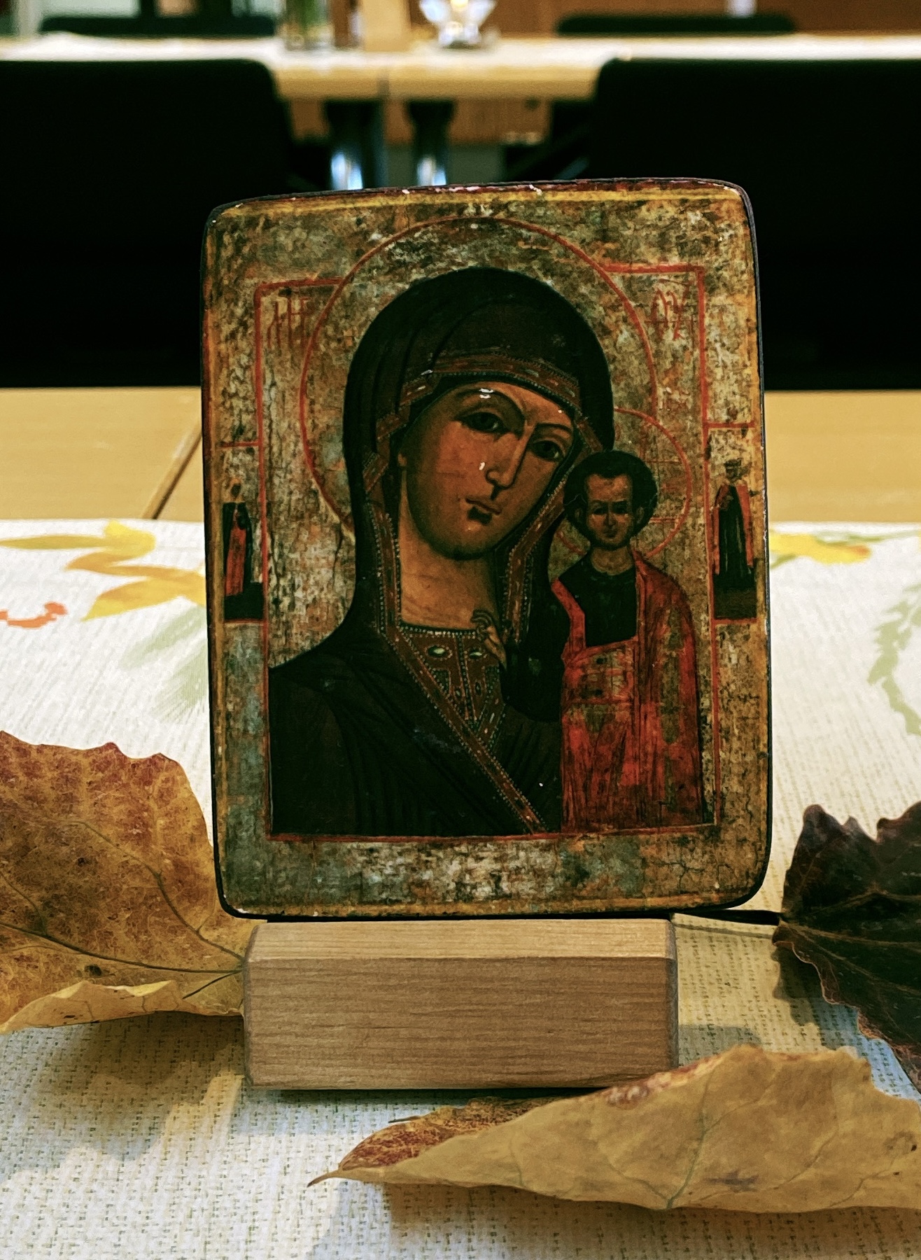 Kuvassa ikoni, jossa maalattuna Neitsyt Maria ja Jeesus-lapsi.