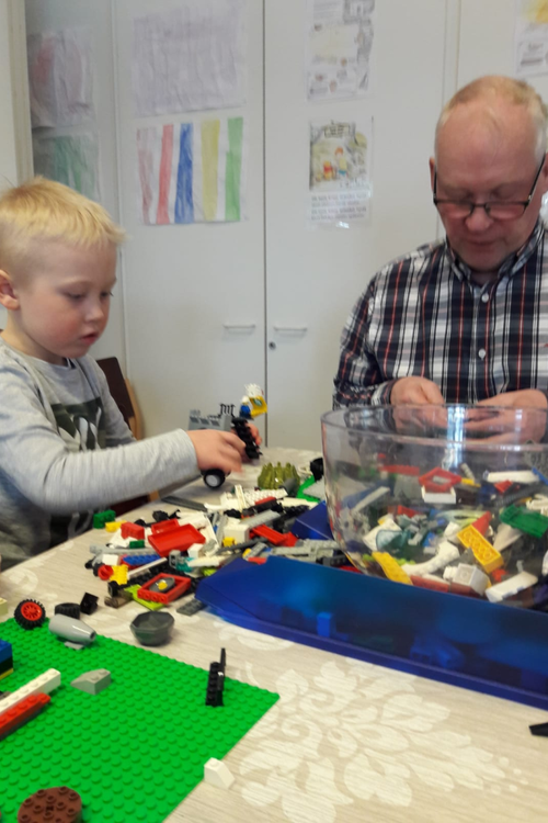 Tule leikkimään! Legopaja ja yhteinen keittiö lounas Tule leikkimään! Legopaja ja yhteinen keittiö lounas